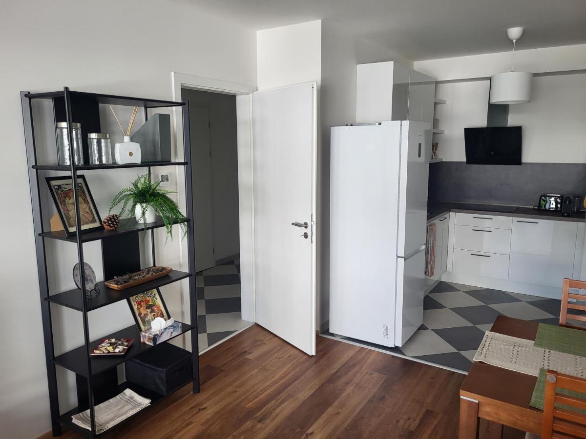 New Apartment In Karlin, Praha 8, Close To Center Екстер'єр фото